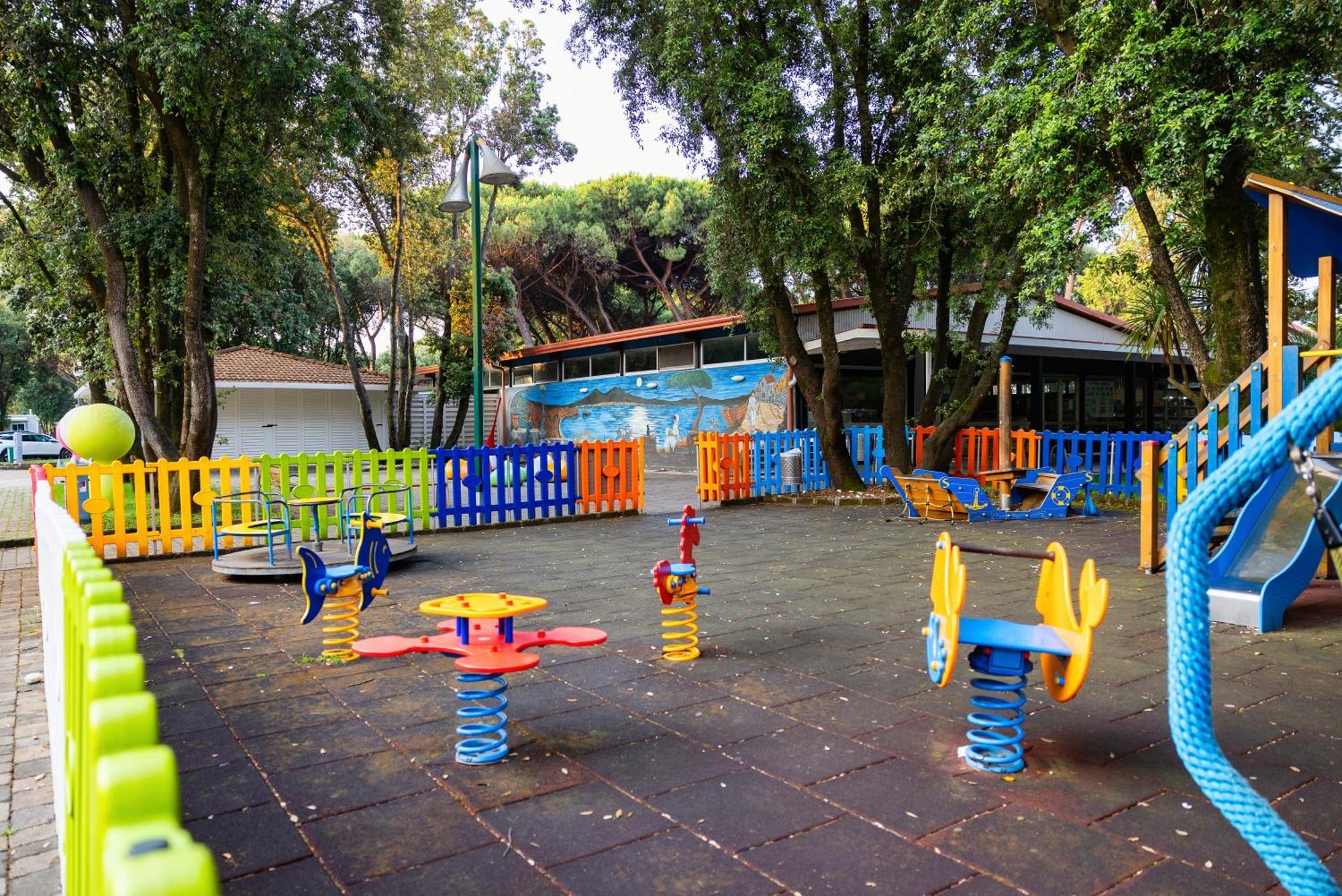 Small Camp Baia Domizia Esterno foto